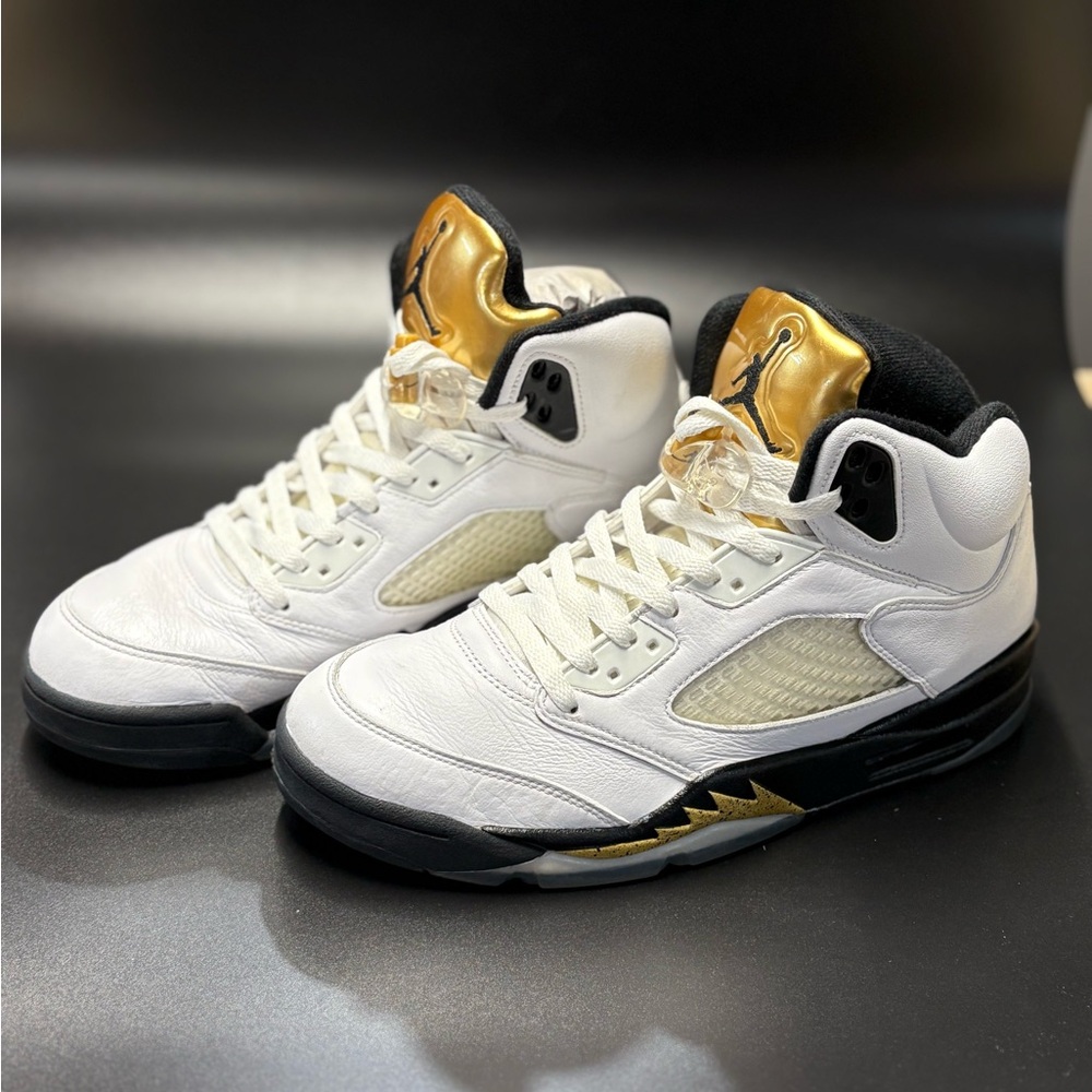 Air Jordan 5 metallic gold